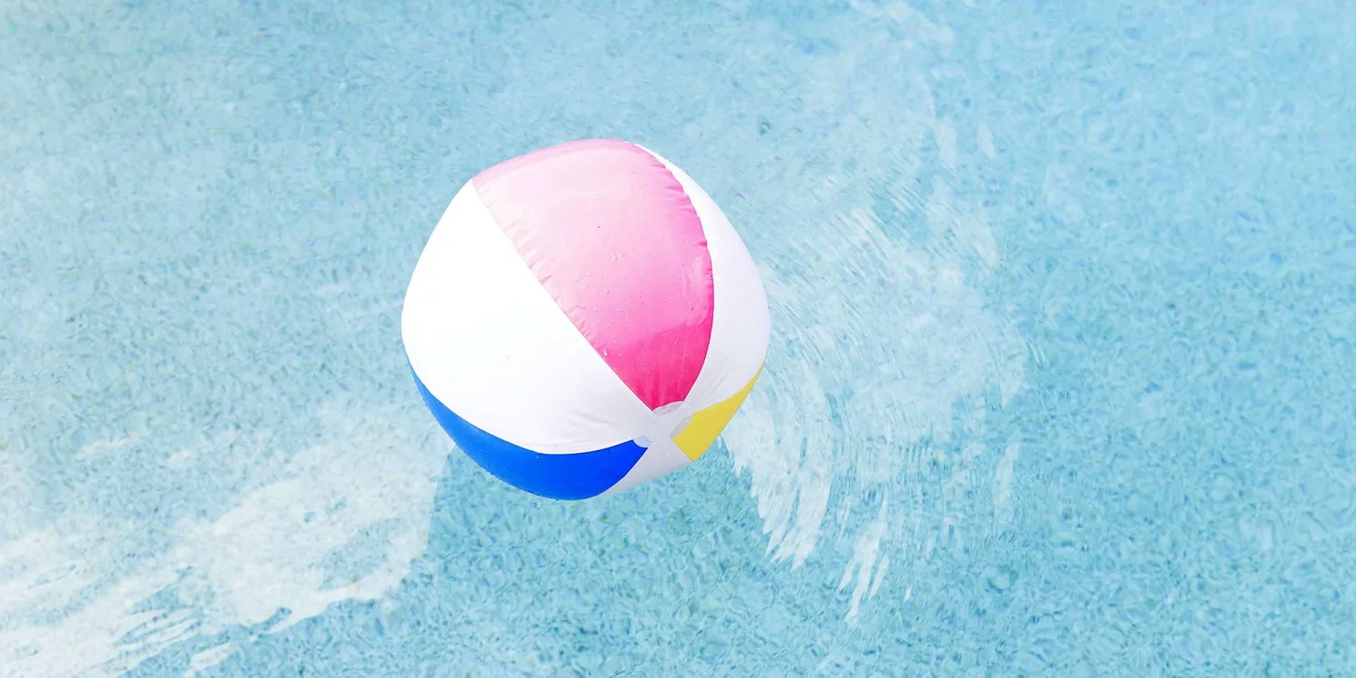 Mac beach balls and unresponsive trackpad | Photo shows a beach ball floating in a swimming pool